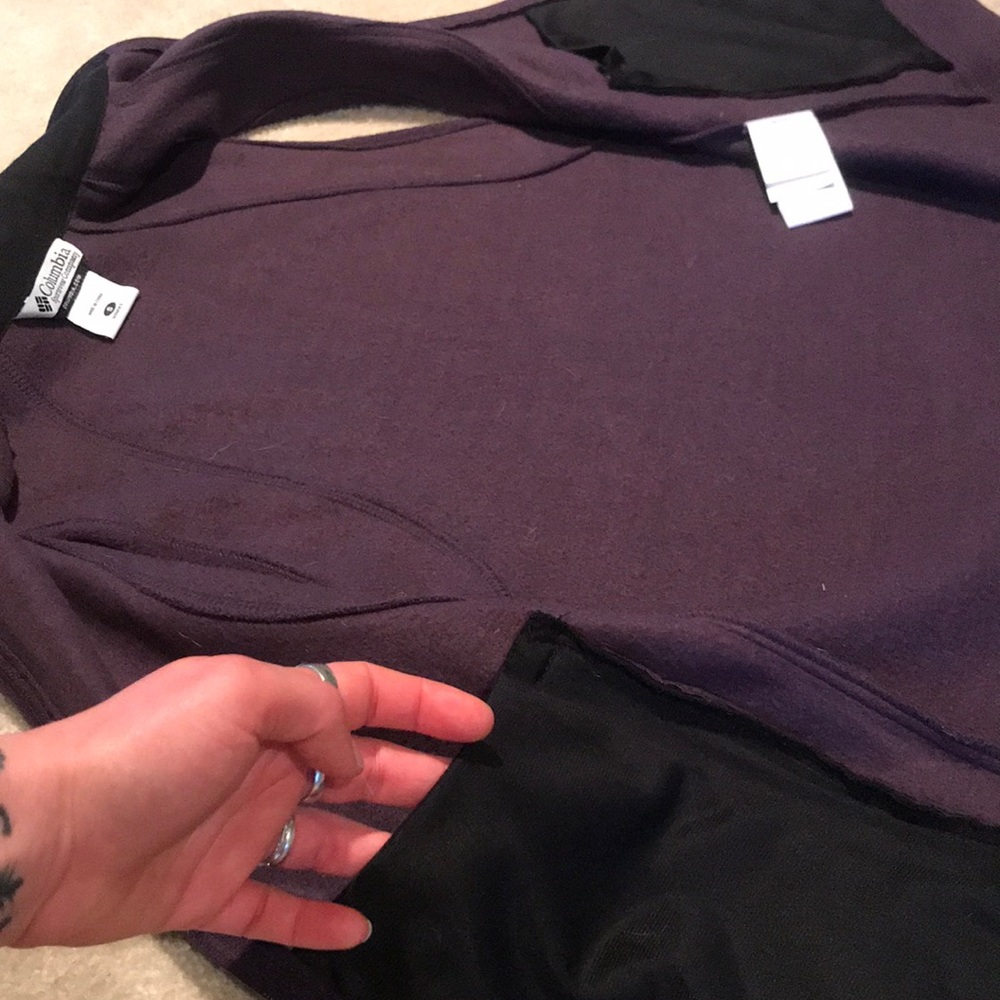 A dark purple Columbia vest - Picture 5 of 6